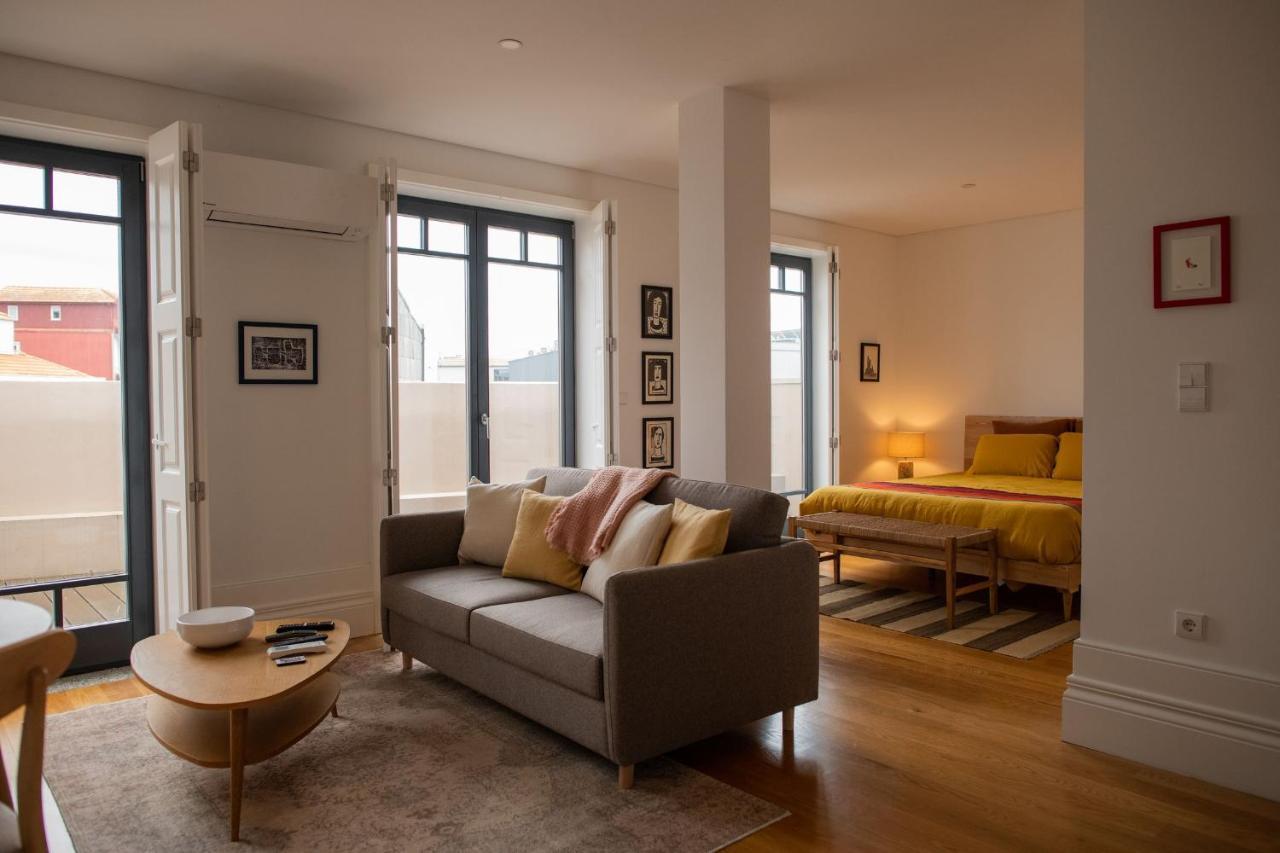 Spacious Studio W/ Balcony & Ac By Lovelystay Porto Exterior photo