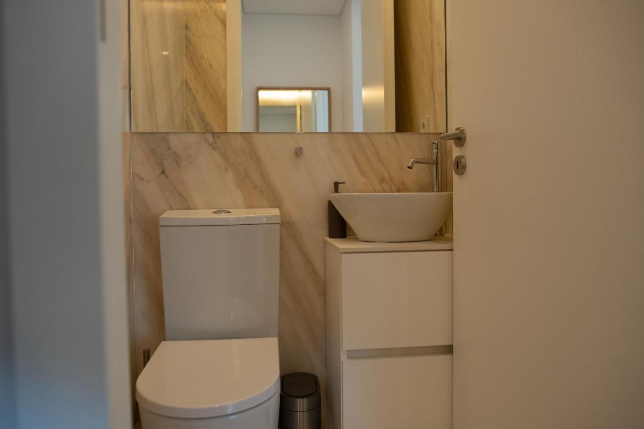 Spacious Studio W/ Balcony & Ac By Lovelystay Porto Exterior photo